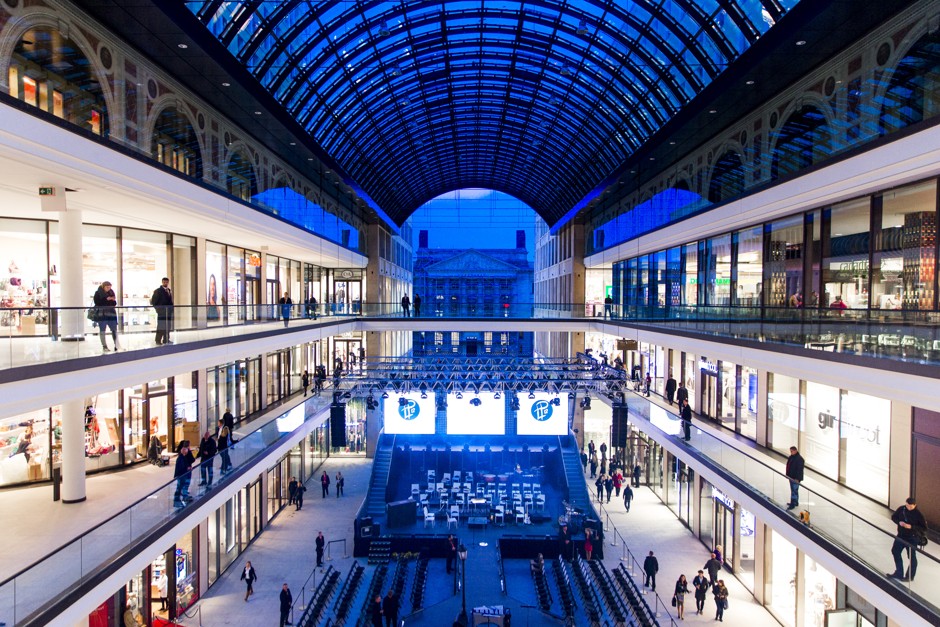 The Mall of Berlin: So huge, so boring, so failing. And you can't even dance there. 