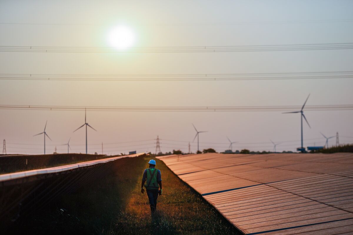 India Plans Canceling 42GW Green Projects Amid Buyer Shortage