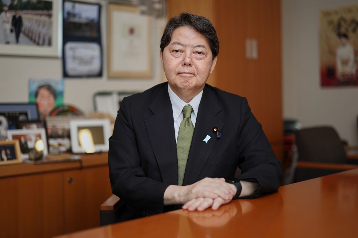 Japan LDP's Hayashi Aims for Sustained 1% Real Wage Gains - Bloomberg
