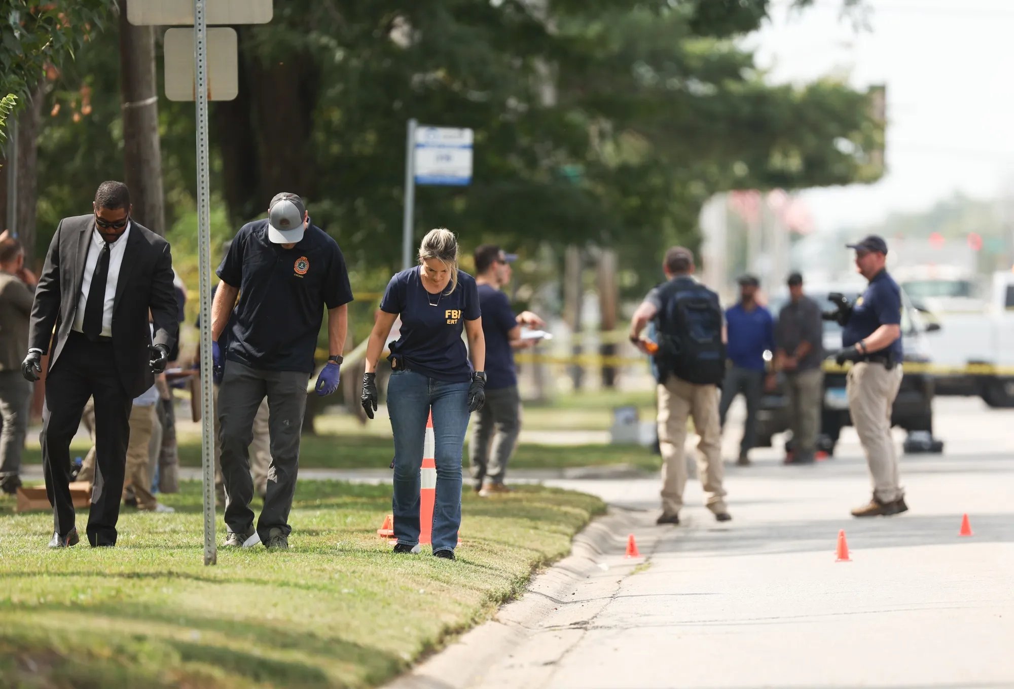 ICE Agents Shoot Man in Chicago Area as Officer Injured - Bloomberg