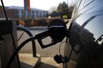 U.S. Cost Of Living Declines Most In 6 Years On Low Fuel Costs
