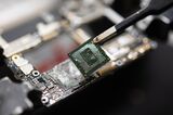 Huawei Teardown Shows Chip Breakthrough in Blow to US Sanctions
