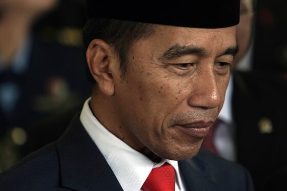 Indonesia’s Jokowi Warns of Economic Calamity From Forest Fires