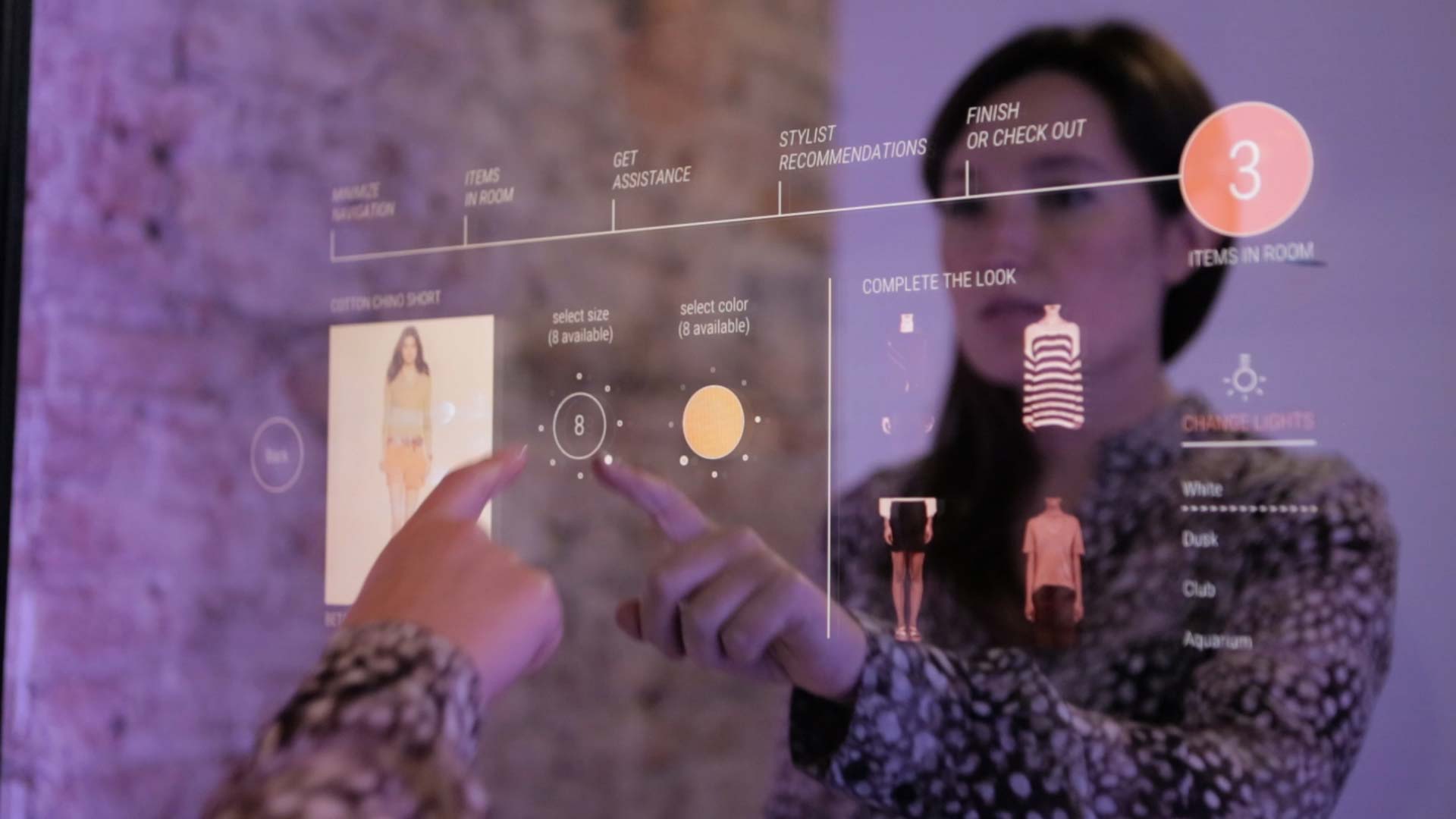 Smart Mirrors' Come to the Fitting Room - Bloomberg