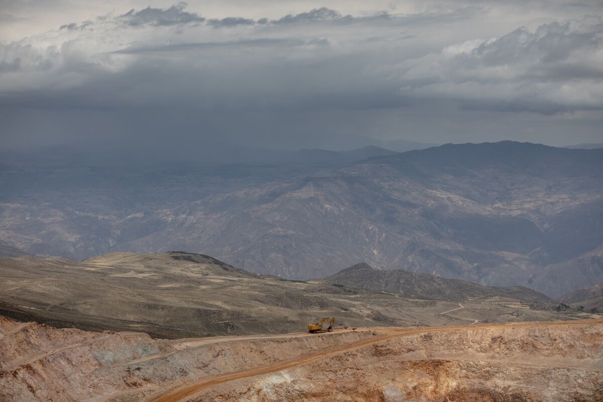 bloomberg.com - Carla Samon Ros - Most of Peru's Gold Now Comes From Booming Illegal Mining Sector