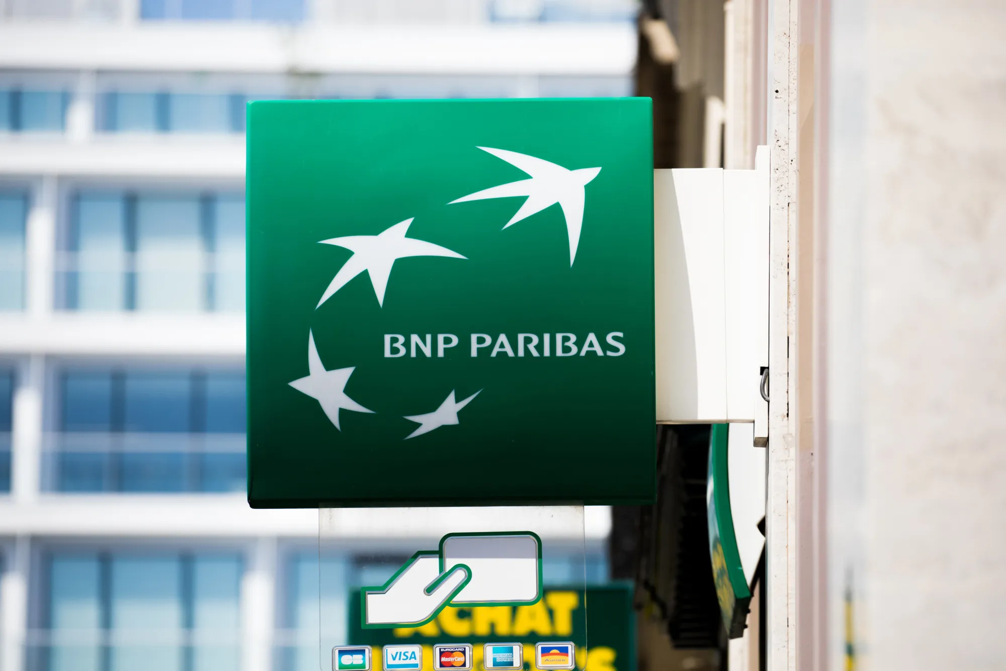 BNP Paribas Probed Over Middleman Fee for Deutsche Bank Deal - Bloomberg