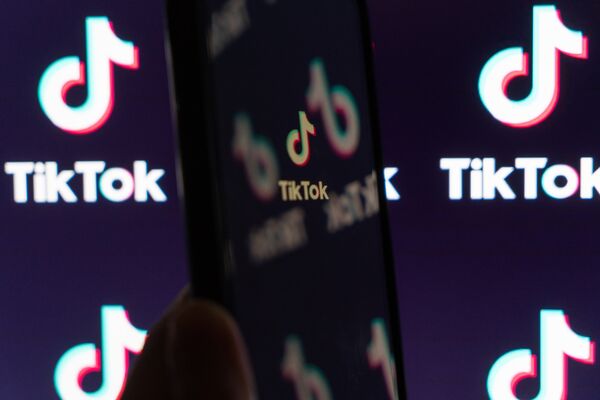 Trump Insists on Compensation for U.S. in Any TikTok Sale