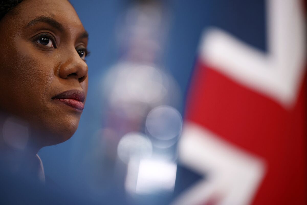 🟪"Kemi Badenoch in difficoltà: i Conservatori britannici raggiungono il minimo storico nei sondaggi"